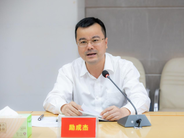 北仑区区委常委,常务副区长励成杰在讲话中提到,各